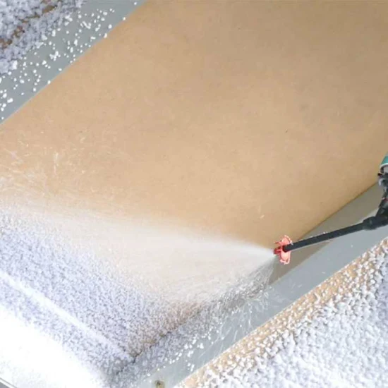 Uso de pistola de espuma em spray de PU com isolamento térmico e acústico Thermcoat